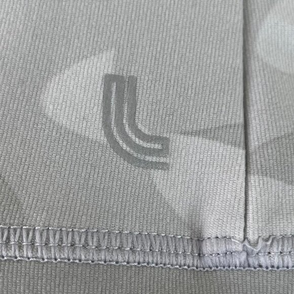 Lole Activewear Full Zip Hi Collar Nylon Blend Camo Print Jacket Green/Grey Sz S - Picture 10 of 11